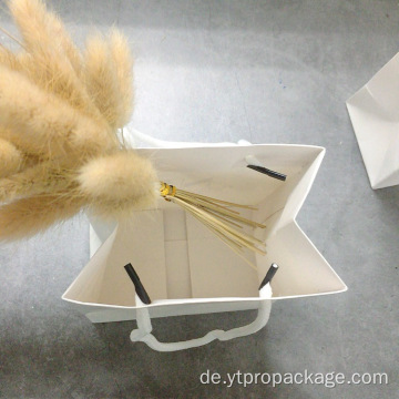 Kleine Kraft-Shopping-Verpackungspapiertüte